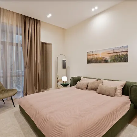 Raina Petit - Boutique Apartment *