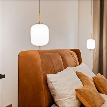 Raina Petit - Boutique 里加