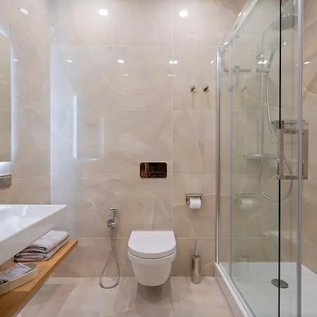 Raina Petit - Boutique * 里加