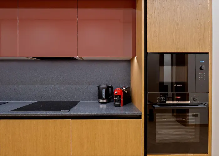 Raina Petit - Boutique 里加