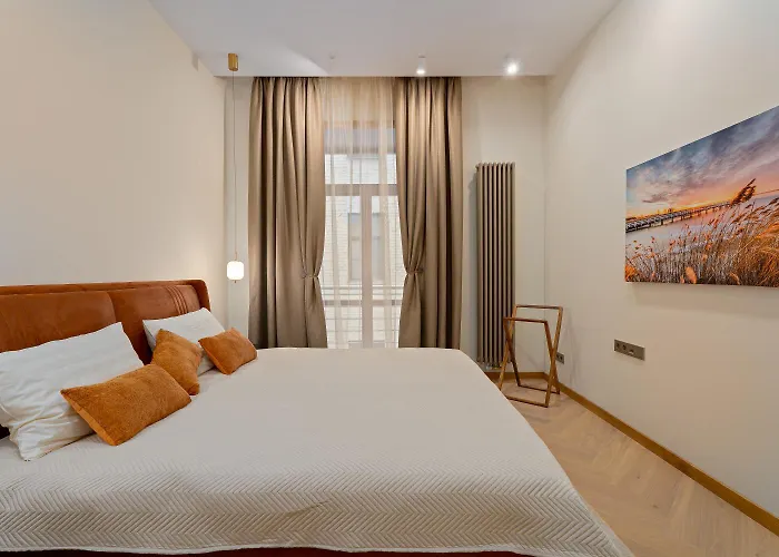 Raina Petit - Boutique