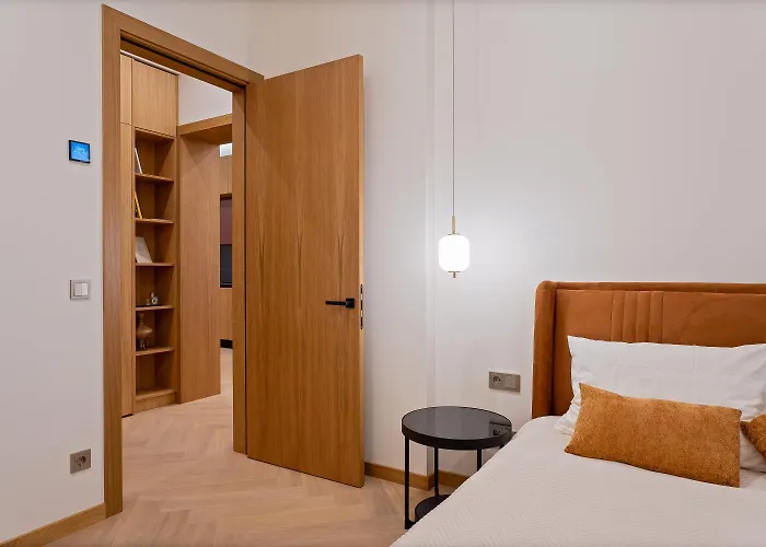 Raina Petit - Boutique *