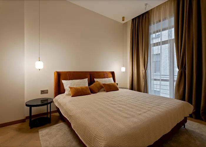 Raina Petit - Boutique