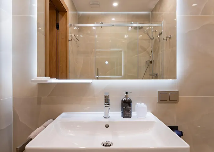 Raina Petit - Boutique Апартаменты *