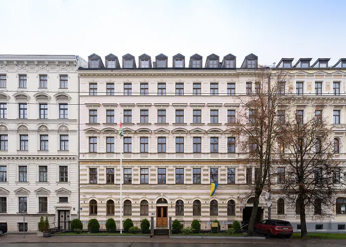 Raina Petit - Boutique *