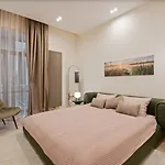 Raina Petit - Boutique Apartman *